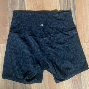Align Shorts 6”